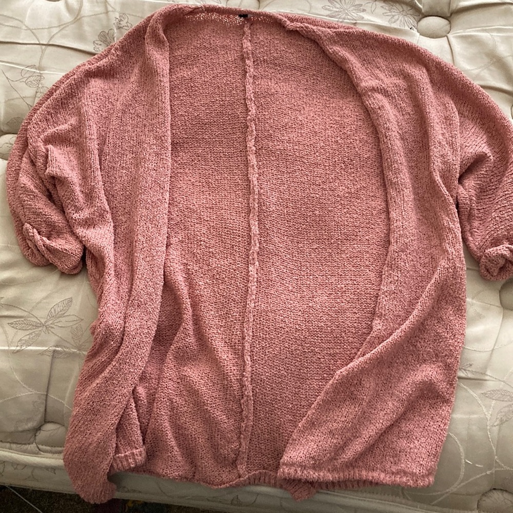 Pink quarter sleeved knit cardigan size M/L